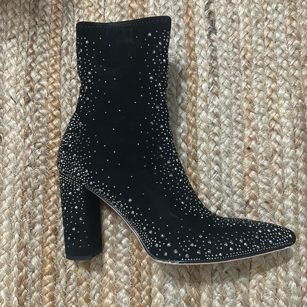Bejeweled Black Pointed Toe Booties. Size 8